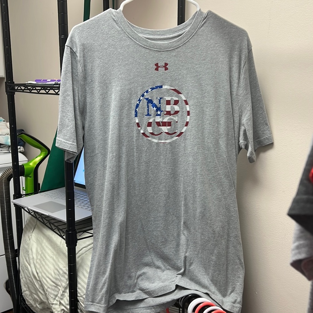 UNISEX Large Under Armour NBG&CC American Flag Print T-shirt